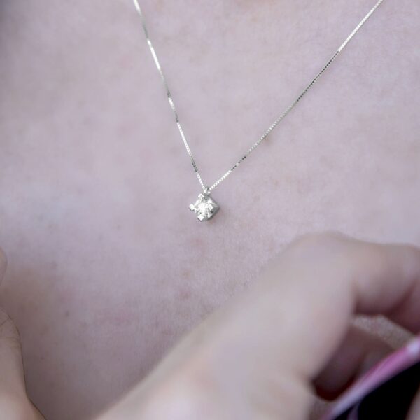 Collana-Punto-Luce